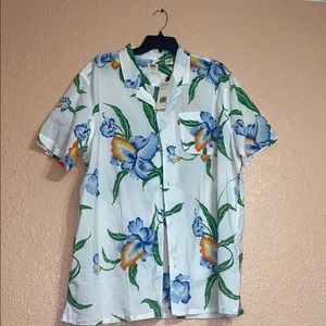 Brand New Levi’s Button-Up